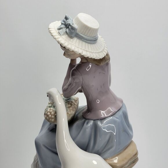 Lladro 5034 Goose Trying to Eat - 1979  Retired Excellent- Girl w/Goose VTG - Picture 11 of 14